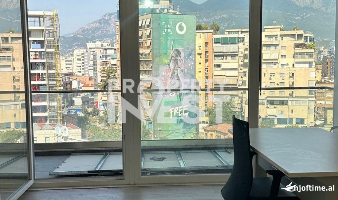 AMBIENT ME QERA, QENDER.