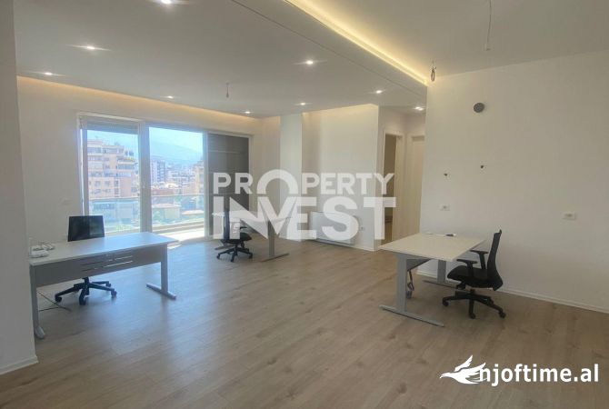 AMBIENT ME QERA, QENDER.