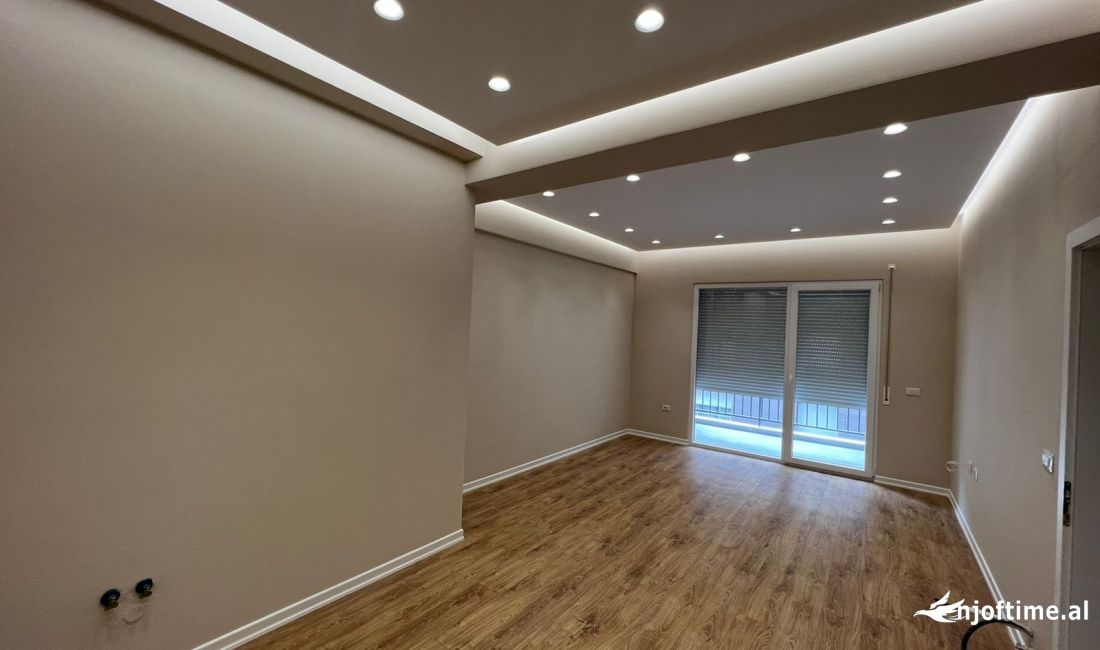 APARTAMENT PER ZYRA ME QERA, SELVIA.