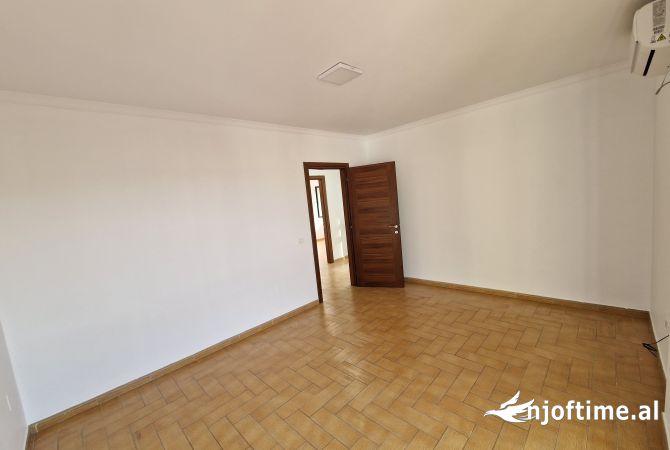 ZYRE ME QERA, BLLOK.