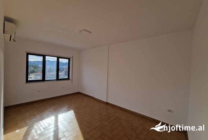 ZYRE ME QERA, BLLOK.