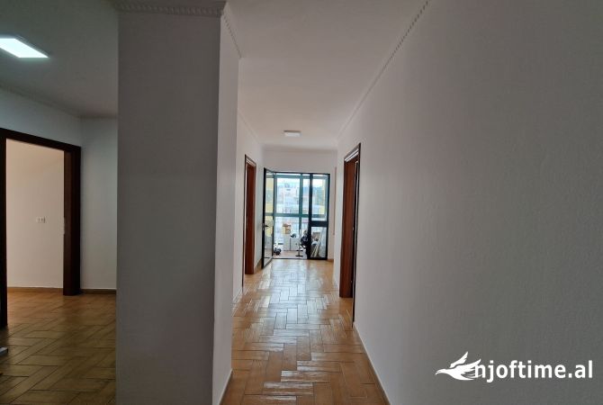 ZYRE ME QERA, BLLOK.