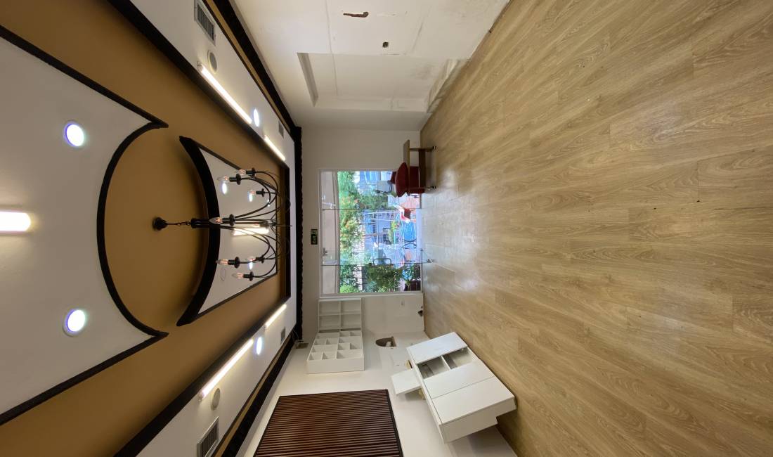 AMBJENT BIZNESI ME QIRA TEK KOMUNA PARISIT