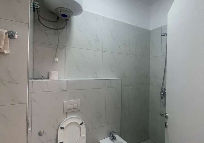 Ambiente Commerciale in Affitto 1+1 a Tirana - 450 Euro