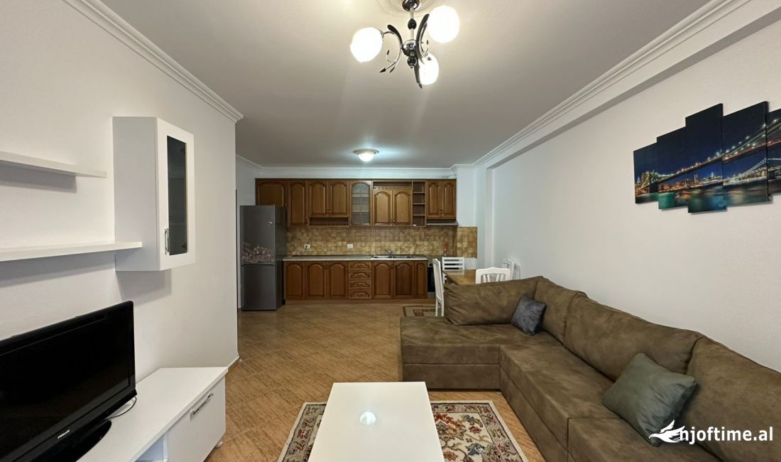 Shtepi me qera Apartament ne Tirane, 2+1, Mobilimi E mobiluar, Pagesa 600  Euro.