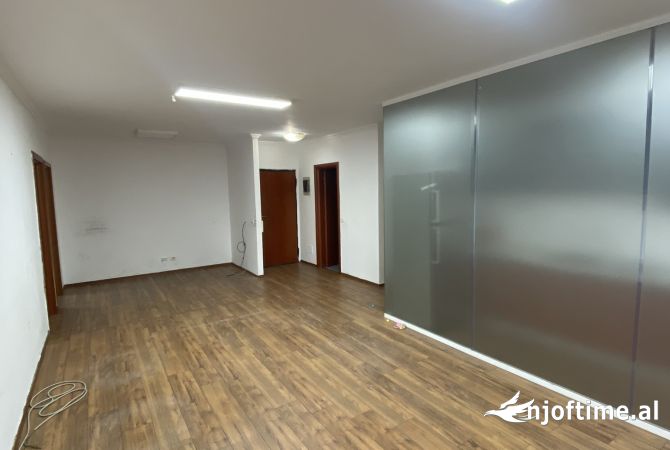 AMBJENT ZYRE ME QIRA NE BLLOK