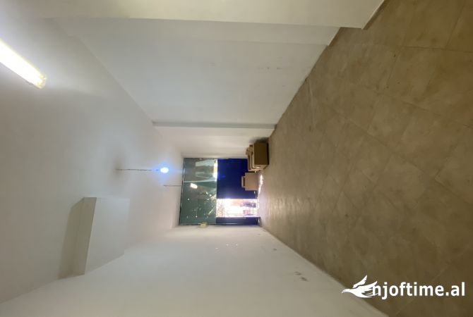 AMBJENT BIZNESI ME QIRA TEK 21 DHJETORI