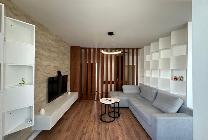 AARTAMENT 2+1 PER QERA MBI CRISTAL CENTER