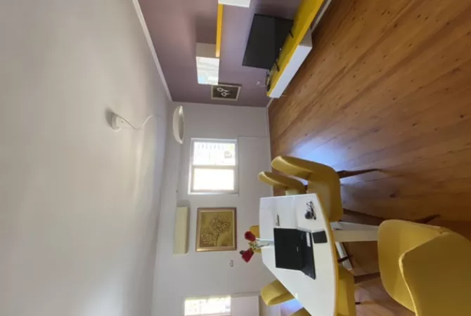 APARTAMENT 2+1 ME QERA TEK RRUGA E KOSOVAREVE