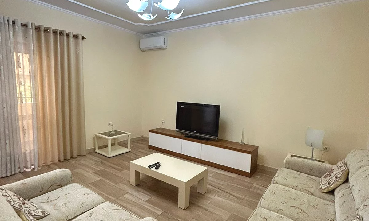 Shtepi me qera Apartament ne Tirane, 2+1, Mobilimi E mobiluar, Pagesa 650  Euro.