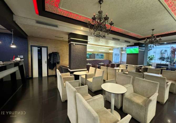 Ambient biznesi me qera 2+1 ne Tirane - 1,600 Euro