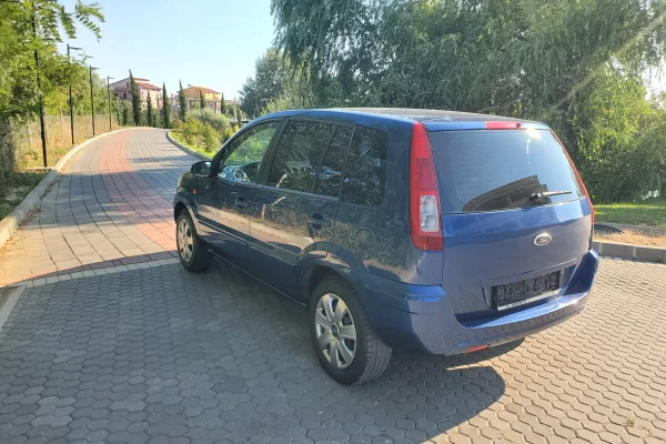 Auto in Vendita a Durazzo, Ford, 2009 Diesel,Kambio Manual Pagamento 4,000  Euro.