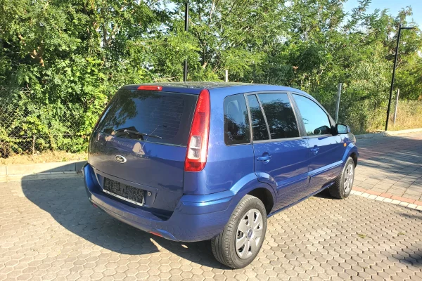 Auto in Vendita a Durazzo, Ford, 2009 Diesel,Kambio Manual Pagamento 4,000  Euro.