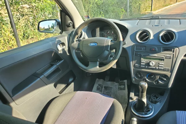 Auto in Vendita a Durazzo, Ford, 2009 Diesel,Kambio Manual Pagamento 4,000  Euro.