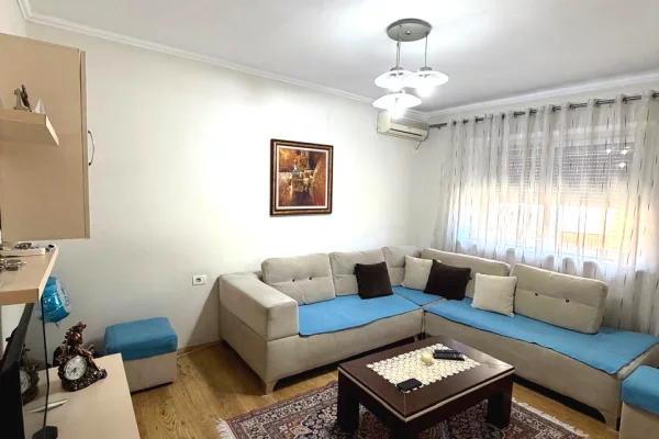 Shtepi me qera 1+1 ne Tirane - 46,000 Leke