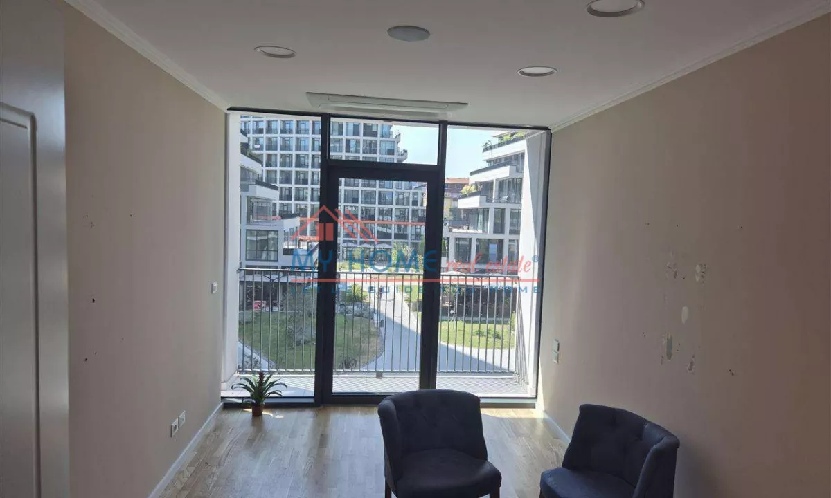 Zyre me qera tek Lake View Residences