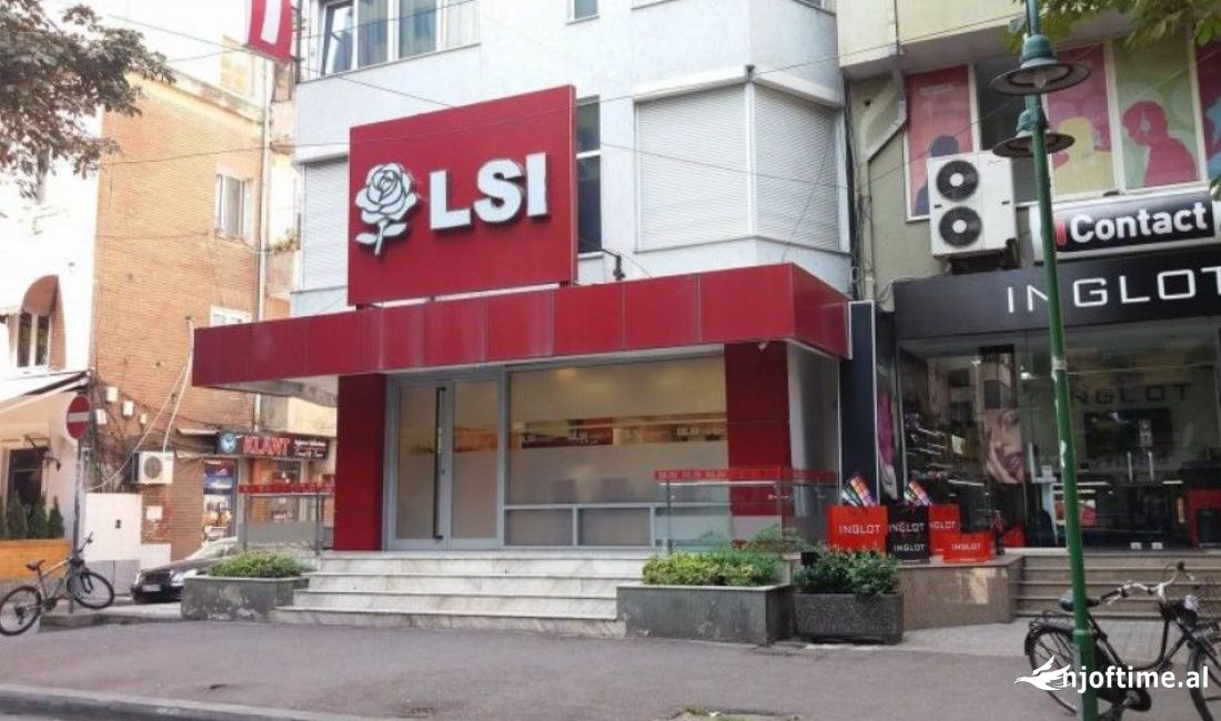 Ambjent Biznesi ne shitje, Blloku, Tirane.