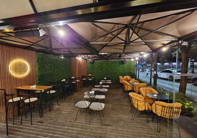 Ambient biznesi me qera 2+1 ne Tirane - 1,700 Euro