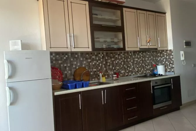 Shtepi me qera Apartament ne Tirane, 1+1, Mobilimi E mobiluar, Pagesa 30,000  Leke.
