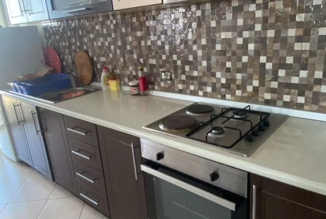 Shtepi me qera Apartament ne Tirane, 1+1, Mobilimi E mobiluar, Pagesa 30,000  Leke.
