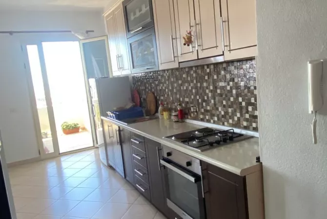Shtepi me qera Apartament ne Tirane, 1+1, Mobilimi E mobiluar, Pagesa 30,000  Leke.