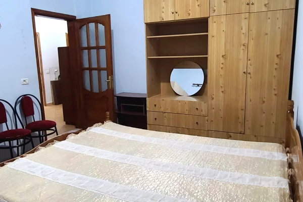 Shtepi me qera Apartament ne Tirane, 1+1, Mobilimi E mobiluar, Pagesa 35,000  Leke.