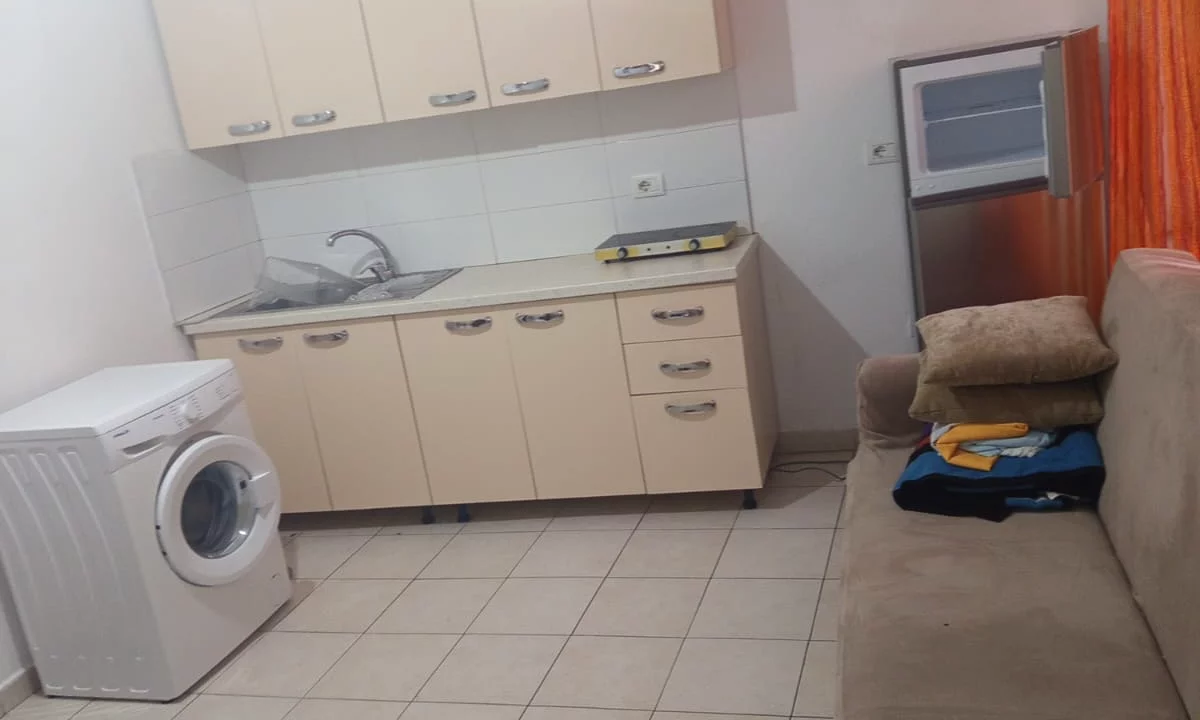 Shtepi me qera Apartament ne Tirane, 1+1, Mobilimi E mobiluar, Pagesa 30,000  Leke.
