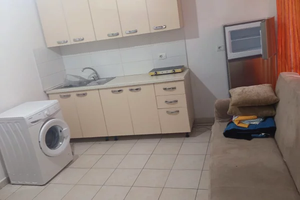 APARTAMET 1+1. 30000 LEKE.QYTET STUDENTI