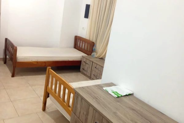 Shtepi me qera Apartament ne Tirane, 1+1, Mobilimi E mobiluar, Pagesa 30,000  Leke.
