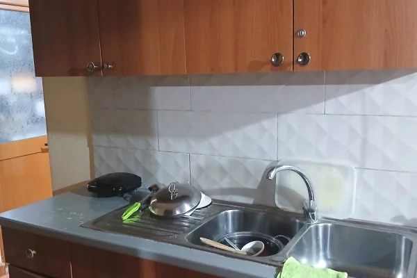 GARSIONERE 22000 LEKE.ISH PARKU I AUTOBUZAVE.