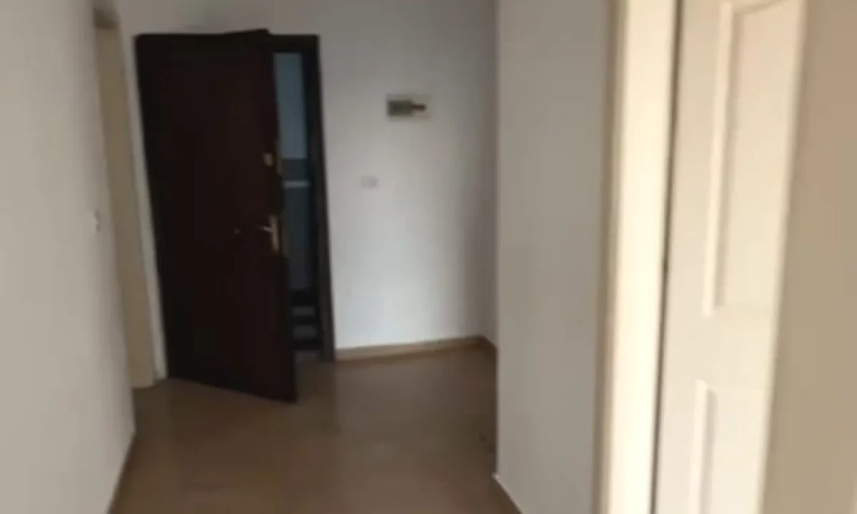 Shtepi me qera Apartament ne Tirane, 1+1, Mobilimi E mobiluar, Pagesa 40,000  Leke.