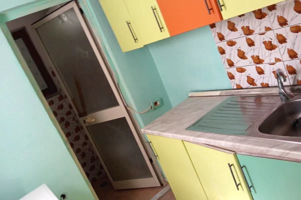 Shtepi me qera Apartament ne Tirane, Garsoniere, Mobilimi E mobiluar, Pagesa 20,000  Leke.