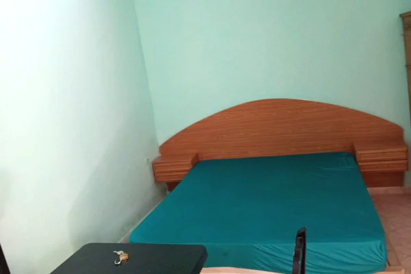 Shtepi me qera Apartament ne Tirane, Garsoniere, Mobilimi E mobiluar, Pagesa 20,000  Leke.