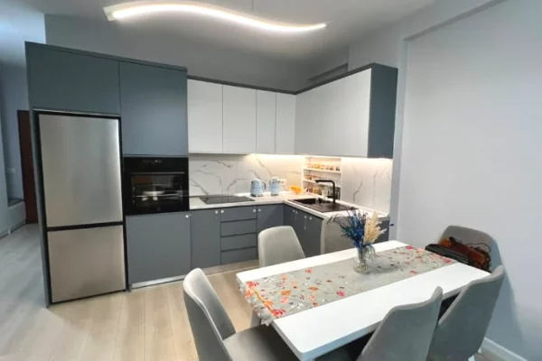 Shtepi me qera 2+1 ne Tirane - 70,000 Leke