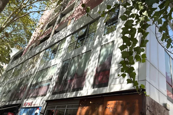 JEPET ME QIRA AMBIENT PREMIUM 600 m2 – RRUGA ISMAIL QEMALI, TIRANE