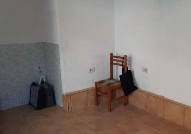 Business Property in Sale 1+1 in Tirana - 3,300,000 Leke