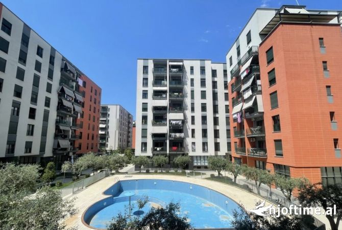 Ambiente Commerciale in Affitto 4+1 a Tirana - 5,000 Leke