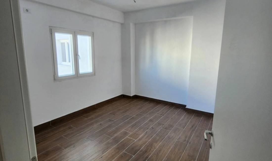 ZYRE ME QERA TE GARDA Mbrapa Xheko Imperial | 25 M2 | 35.000 Leke