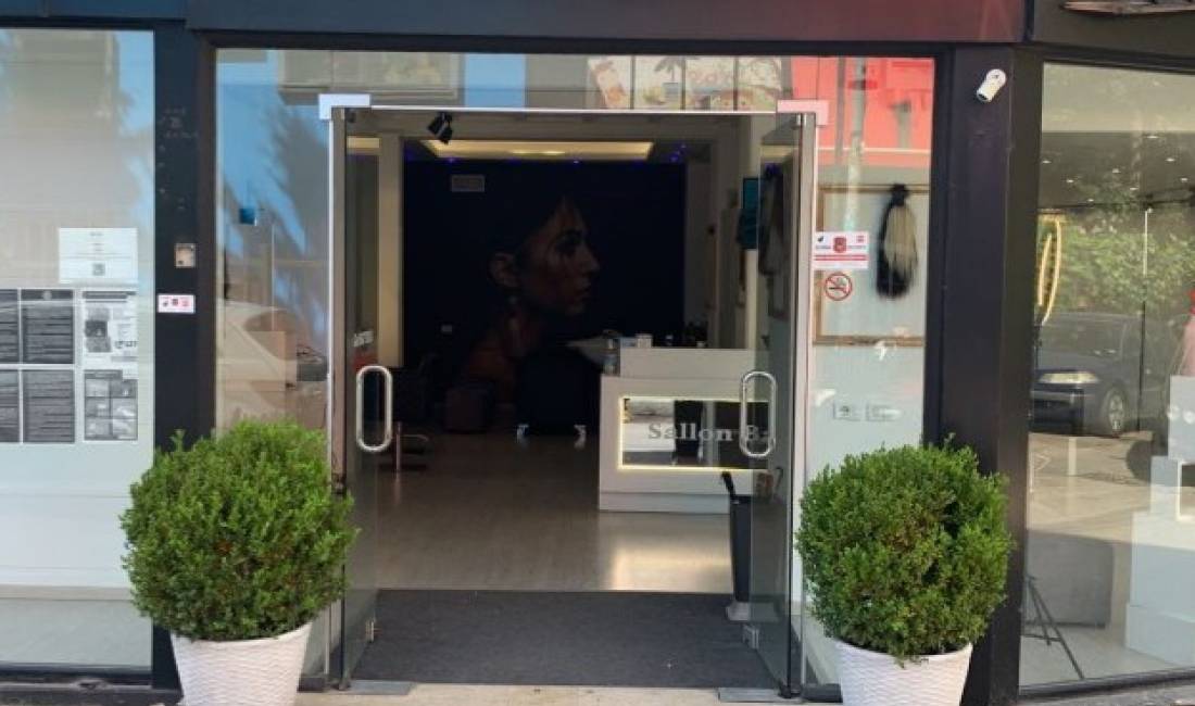 Jepet me qera vetem per parukeri ne Bllok