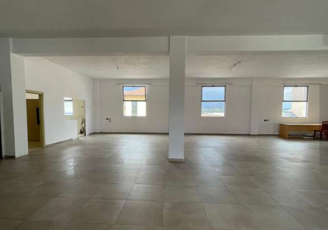 Jepen 2 ambjente me qera ne Sauk, Farke