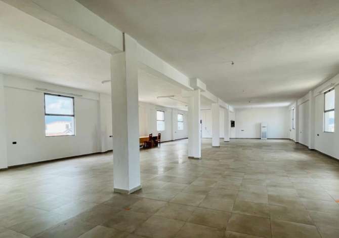 Ambient biznesi me qera 4+1 ne Tirane - 800 Euro