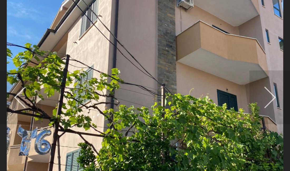 Jepet vile 4 kateshe me qera ne Porcelan , prane Uet 