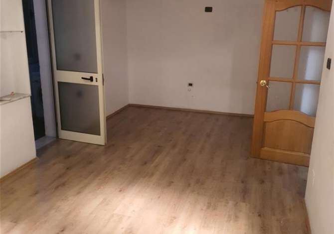 Jepet apartament 1+1 me qera ne Myslym Shyr , intersporti , rruge kryesore 