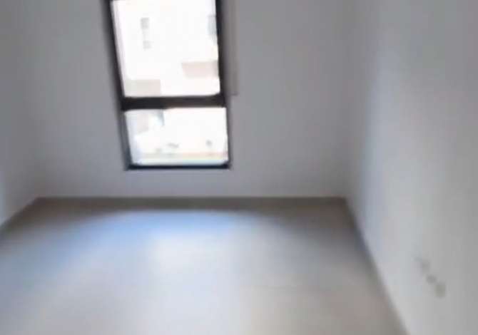 Jepet apartament 2+1+2 ne Porcelan , i pershtatshem per biznes , kati 1 banim