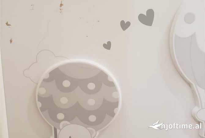 Veshje dhe Aksesor per Femije ne Tirane - 19,900 Leke