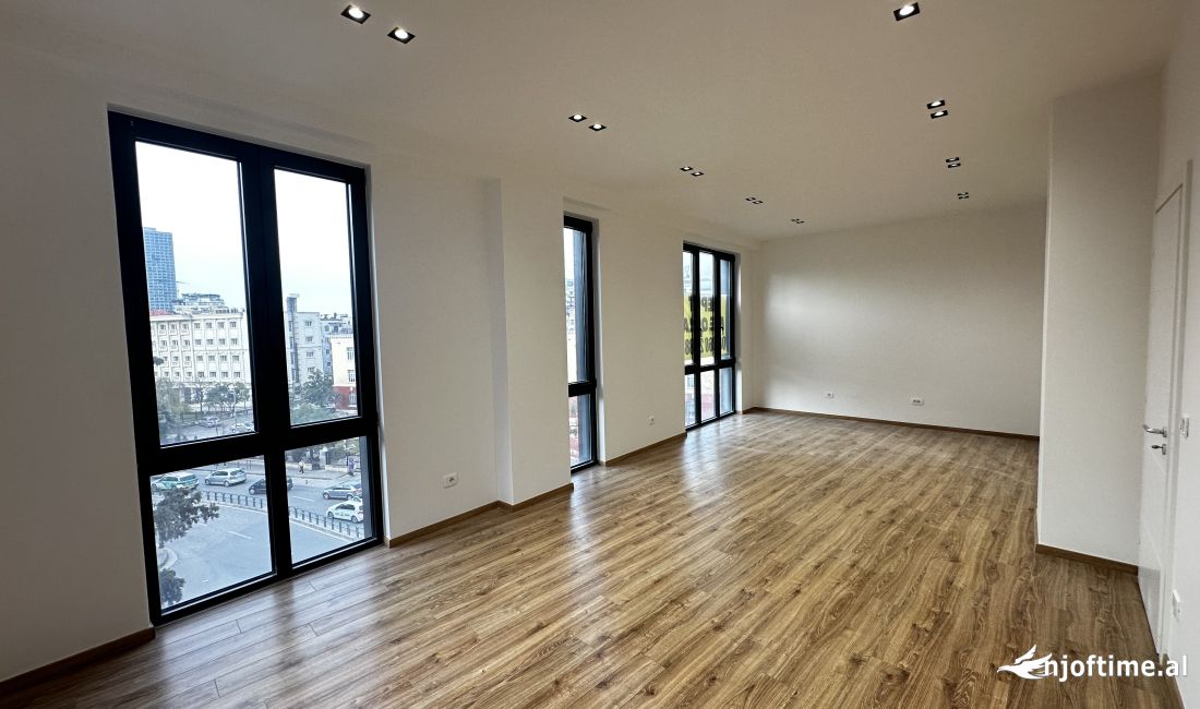 Park Gate, Jepet me Qira Ambjent Ideal per Zyra, Pamje Ballore