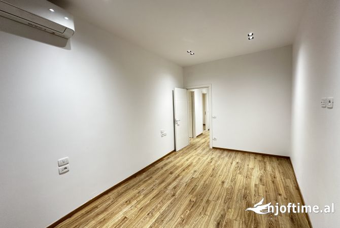 Park Gate, Jepet me Qira Ambjent Ideal per Zyra, Pamje Ballore