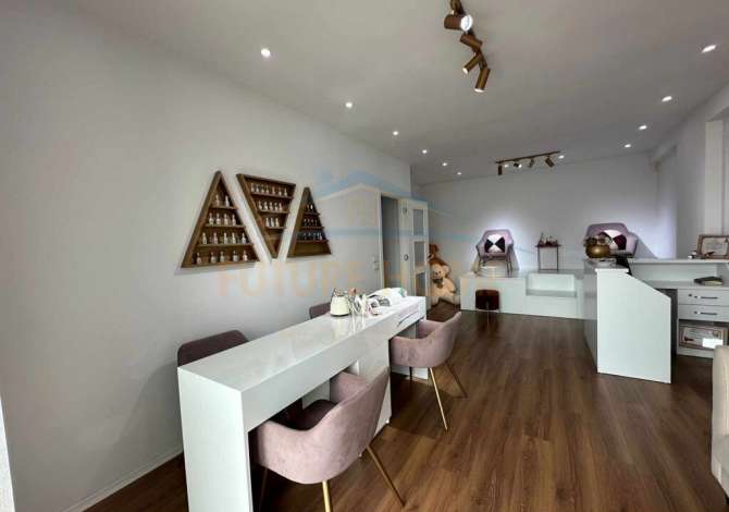 Attivita commerciale in vendita 1+1 a Tirana - 5,500 Euro