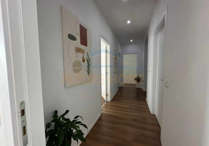 Shitet, Biznesi, Unaza e Re. UNA41555