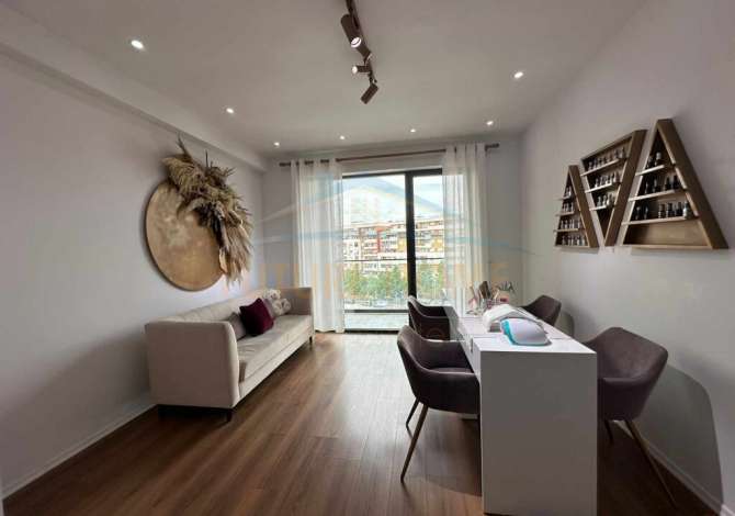 Shitet, Biznesi, Unaza e Re. UNA41555